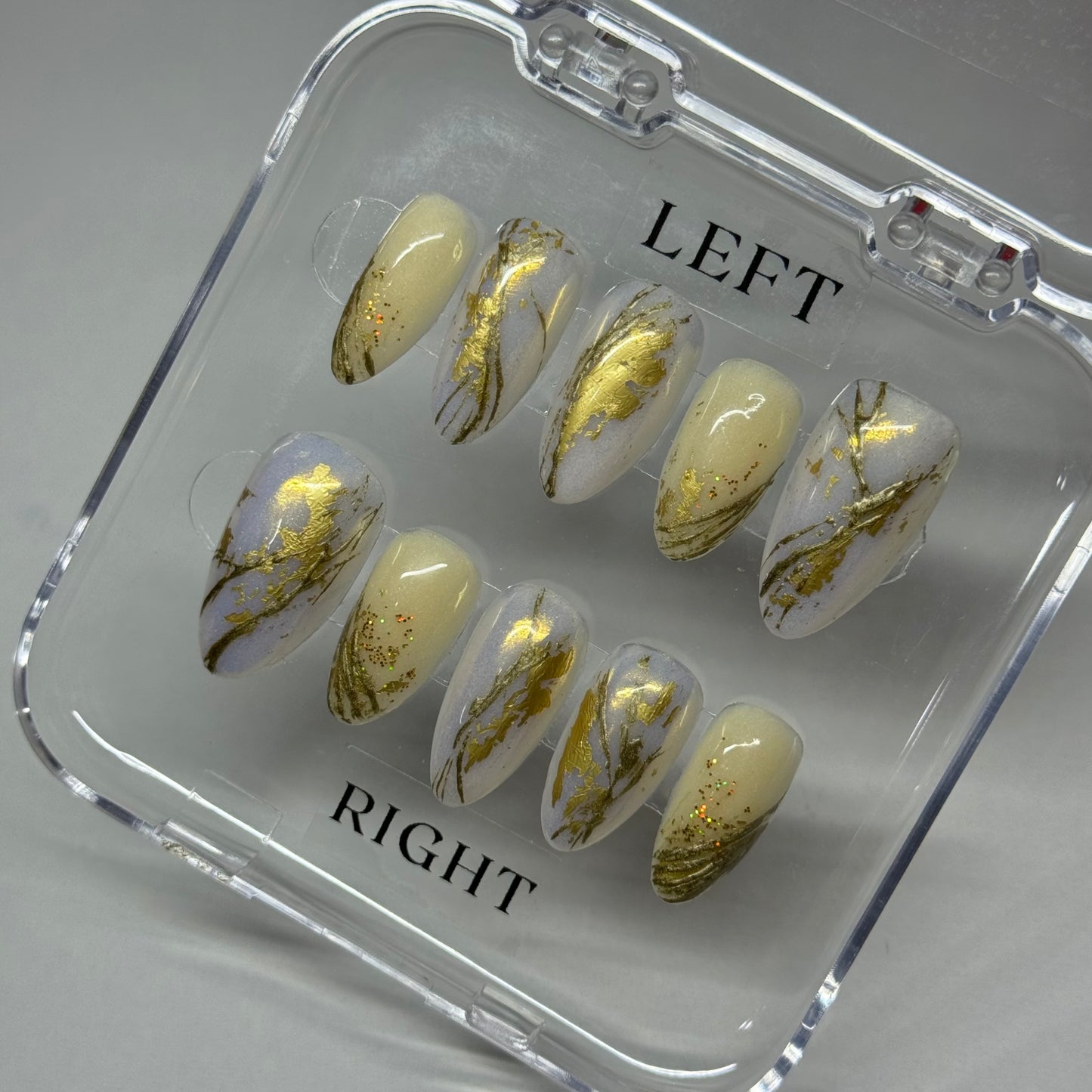 Gold detailed set