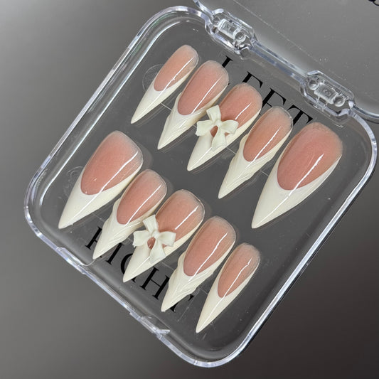 French set with 3D lines and 2 bows